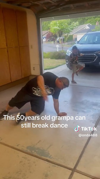 Old Man Breakdancing: Impressive Moves from a 50-Year-Old Grandpa