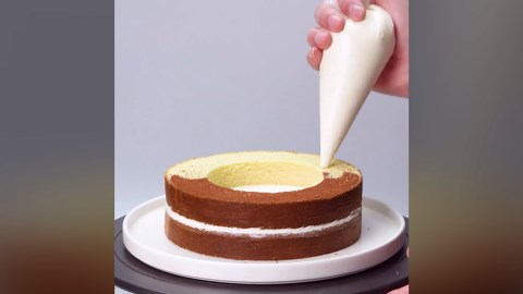 Milka Ice Cream Sandwich & Chocolate Dipped Milkshakes – Creamy Chocolate Delights! 🍫🍦🥤