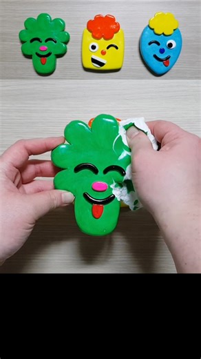 Noodle & Pals Silly Stan, Cheesy, Broccoli Clay Cracking 천사점토 어리석은 스탠, 치즈, 브로콜리 점토 부수기