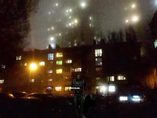 и так далее. Но, на мой взгляд, это довольно впечатляющая штука. Однако если вы попытаетесь самостоятельно просмотреть библиотеку, то, скорее всего, не найдёте ничего, кроме полной бессмыслицы. Просто безумие, что всё, что мы можем сказать или написать, с лихвой перекрывается бессмысленными наборами букв и знаков препинания.сообщение». В «логове» Барни также установлена бомба, таймер которой отображается в сообщении об ошибке. У пользователя есть определённое количество «шансов», и каждый раз, к