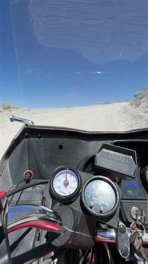 Washboard ain’t good for old Goldwings lol — 82 Honda Goldwing single carburetor #honda