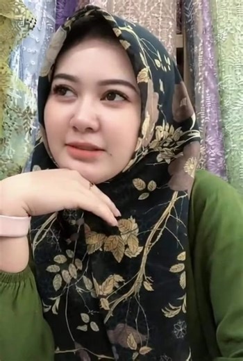 Trem Lengkap Melankolis untuk Para Pecinta Hijab