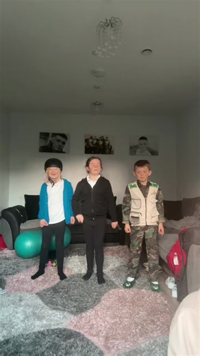 Danielle Cull (@daniellecull)’s videos with WHY ARE PPL USING THIS SOUND - John Phillips