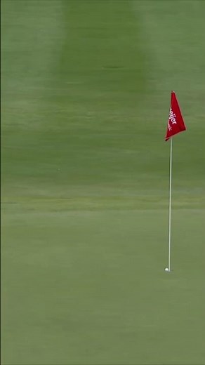 Lottie Woad takes the lead back with this great birdie from just off the green 🐦