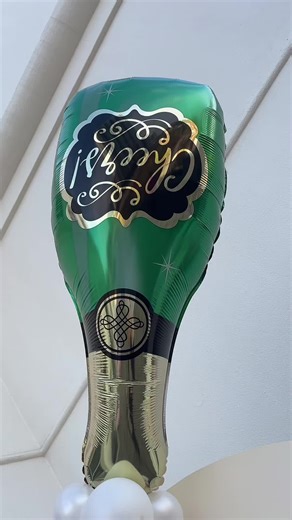 Bride to be!!🍾🥂 #bridalshower #carolinaballoonsde #balloonbackdrop | balloon