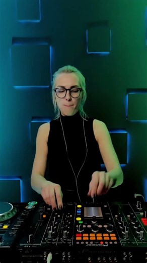 Lets Go Techno Monday! 🔊 Peak-Time Techno Live DJ Mix with Visavis DJ #shorts