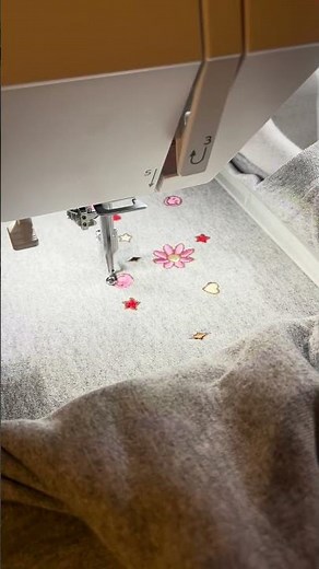 How I make embroidered sweatshirts 🧵🤍