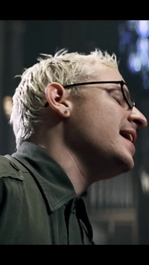 Linkin Park - Numb (2003) Official Music Video