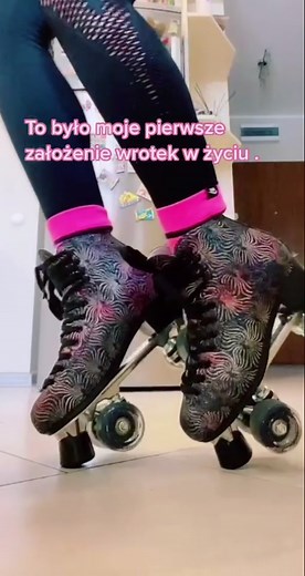 Pierwsze koty za płoty, pierwsze wrotki w życiu 🤍 #wrotki #rollers #rollergirl #home #firststeps #rolki i tak #kocham bardziej ❤️💪