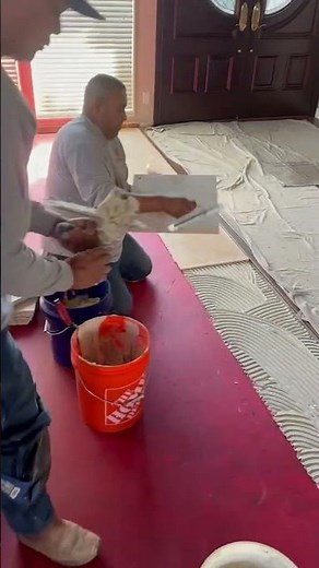 Travertine Floor Tile Installation (18x18) #tile #tiled #construction #travertine #tilesetter