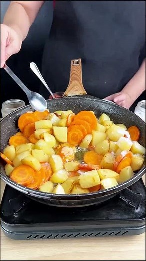 Cozy Homemade Vegetable Soup 🍲