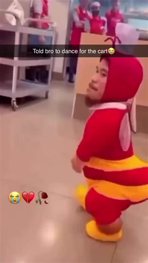 The Plug Talk on Instagram: "Imagine walking into a world where everyday objects, door handles, countertops, even light switches, are built for someone twice your size. That’s the reality many people with dwarfism navigate daily, yet their stories are far richer than their stature suggests. Dwarfism is a medical or genetic condition that results in a person being significantly shorter than average, typically an adult height of 4 feet 10 inches or under. It can arise from over 400 different cause