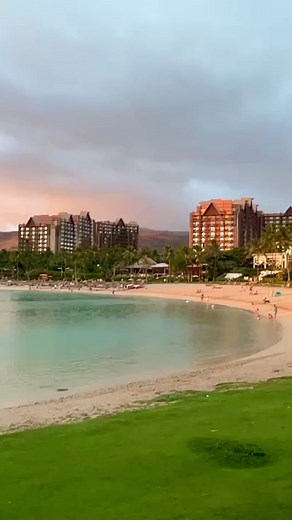 10K views · 670 reactions | A collection of sunsets from around Hawaii. Have a wonderful week! 酪酪酪 #hawaii #sunset #hawaiisunsets #luckywelivehawaii #oahu #kauai #molokai #lethawaiihappen #hawaiipanoramas #alohalife #alohalifestyle #koolina #waikiki #hawaiivacation #travel #reels | Hawaii Panoramas | Facebook