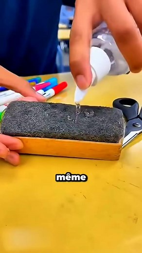 Cette blague à l'école est indémodable 🤣 #blague #professional #prank #prankster #hahaha #hahahaha #drole #hilarious #hilarant #ecole #schoollife #School #prof #professeur | Belles Histoires