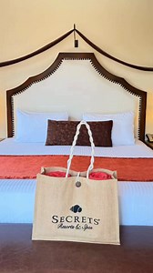 This is your end-of-year mood. ✨ Step inside our spacious Master Suite—a super cozy retreat with breathtaking views of the ocean, the golf course, and the cool winter day. Which part of this suite would be your favorite holiday escape spot? | Secrets Puerto Los Cabos Golf & Spa Resort