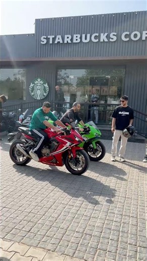Honda cbr650 vs Zx6R😱🚀#zx6r #vs #cbr650r#top#arrow #on #publicreaction #trending #shorts #bikelife