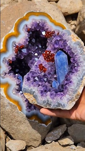 💎 OMG 😱 Soaking Diamond Hunter Digs Huge Amethyst Crystal Geode 💜 | Millions of Years Old