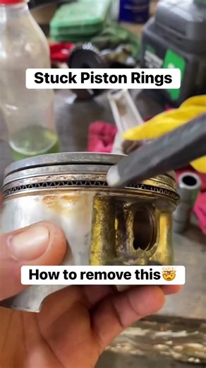 How to remove this stuck piston Rings😱#highlights #bossarnel #mechanic #viral2026 #likefollowshare