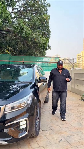 Jackpot Cars on Instagram: "🚐 *KIA CARNIVAL 2.2 LIMOUISINE – 7 SEATER | AUTOMATIC DIESEL | PANORAMIC SUNROOF* *Luxury • Space • Comfort — Travel Like Royalty*👑 📅 2020 Model 👤 Single Owner 📍 71,000 Kms Driven 🛡️ Insurance Expired 🚘 Tyres 80% 🔑 Dual Set of Keys Available 🎨 Aurora Black Colour Car ✨ Immaculate Condition — Just Take & Drive ❌ No Work Required 🌟 *Key Features & Highlights* • 2.2L CRDi Diesel Engine — Smoo