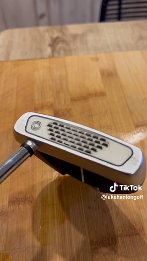 This is how to remove an odyssey face insert . This is quite a common fault with these stroke lab putters when the face becomes slightly loose and you can feel it moving as you strike the ball . If this happens to your putter and it lies outside of the two year warranty with the putter, then callaway would be unlikely to replace it so knowing how to do this can be quite useful . By boiling it in a pan for 10 minutes or so, this loosens the double sided tape that’s holding it together . (Yes doub