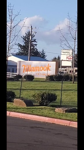 1.4K views · 39 reactions | Tillamook Creamery Tilamok cheese Factory Oregon #topdestinations2024 #topplacestovisit #btkttvngcalifornia #btktv #FYI @followers @highlight | Btktv NgCalifornia | Facebook
