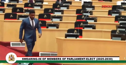Hip Hop yafika ku Parliament!! Umu ndi mmene Hip Hop Artist Fredokiss amalumbira ngati MP ku Parliament lero! | Music From Malawi