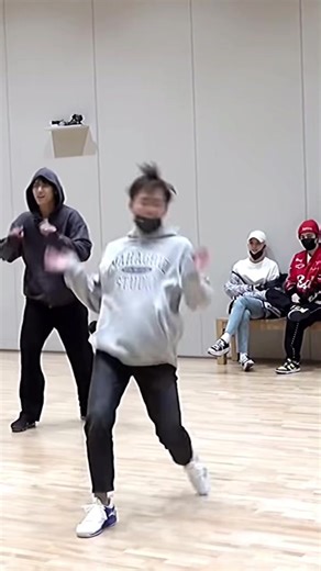 Seungkwan dance machine! #seventeen #svt #kpop #승관