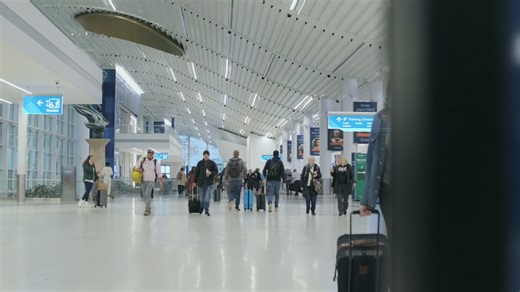 CLT cancellations and delays continue as shutdown enters Day 40