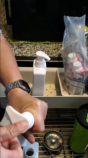 How to pop open Native shampoo & conditioner pump