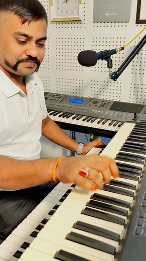 Tujhko Mirchi lagi toh | Instrumental Music Shorts Reels amrit mahato #foryouシ #hindisong #highlight #folowers #song #facebookreels #trendingsong | Amrit Mahato