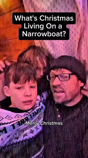 What's Christmas like when you liveon a narrowboat? | Andy Fourboysonaboat