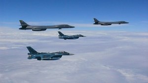 US B-1B bombers fly near North Korean coast