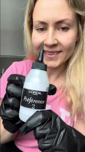 Werbung. Loreal Préférence Toner in der Farbe “Pearly Boost