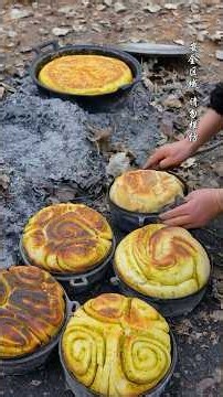 Baking Bread Under Fallen Leaves 🍂 Ancient Tibetan Hearth Bread Ritual