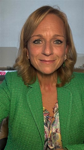 Pilar Sánchez Díaz_CTO on Instagram: "En el MIR, EIR, PIR, FIR… etc: ✔️ Respuesta correcta = +1 punto ❌ Respuesta incorrecta = –0,33 puntos (aprox) ⚪ En blanco = 0 puntos 👉 Es decir: fallar NO resta lo mismo que acertar suma. Por tanto: Qué pasa si contestas “al azar”? Si dudas entre las 4 opciones y respondes igualmente: Probabilidad de acertar: 25% (acierto ¼) Probabilidad de fallar: 75% (error ¾) Resultado esperado: (1/4 × 1) + (3/4 × –1/3) = 1/4 – 1/4 = 0 O lo que es lo mismo: (0,25 × +1) +