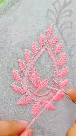 Modern and classic handmade embroidery stitching with thread 🧵 #keşfet #trending #embroidery #stich