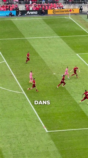 This play perfectly encapsulates Messi's genius. #football #soccer #messi #footballshorts