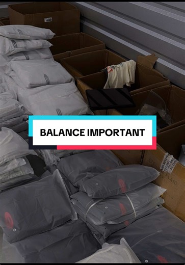 Video de ONLINE SHOPPING (@xostyle.open) relacionado con “i just want to tell you good night”