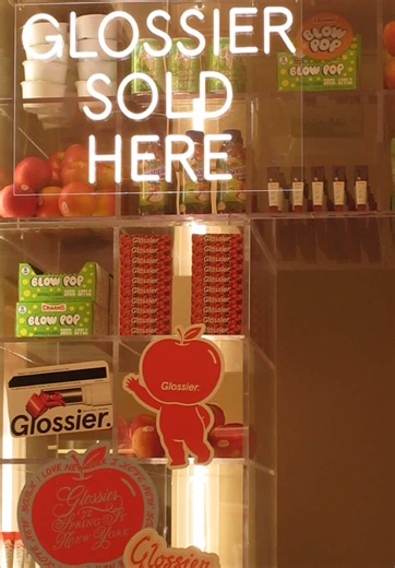 @Glossier 🍎🚕✨👄 #balmdotcom #nyc | Glossier Lip Balm