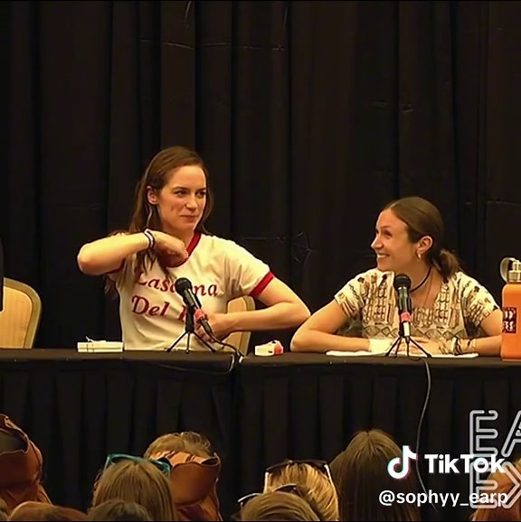 Wynonna Earp: Sistering Moments