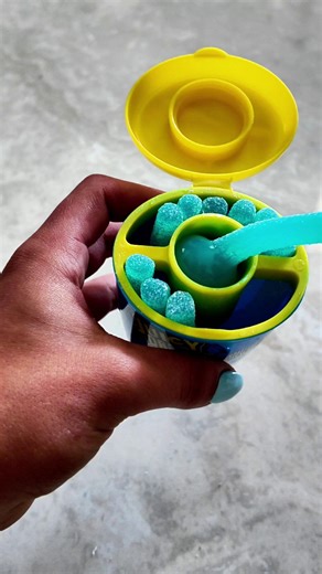 The only right way to eat Juicy Drop Dip n Stix #candytok | Candy Funhouse