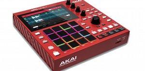 今度のMPCは赤いやつ。Wi-Fi/Bluetooth対応でより便利に