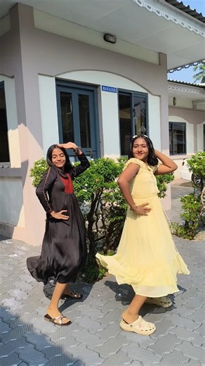 Trend💃🏻🤍|Sana & Annu|#trending #dance #profesionaldancer #dancecover #love