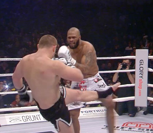 Wild heavyweight fight 🔥 | GLORY Kickboxing