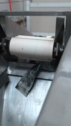 Farm Transparency Project | They don't even survive their first day 💔 For every egg-laying hen born into the Australian egg industry, there is a male chick born who... | Instagram