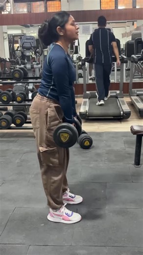 Mapi Kandiwal on Instagram: "Har har mahadev #🏋"