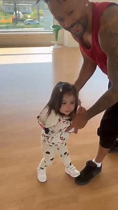 Bailando Salsa con mi bella sobrina Penelope, casi 2 años de edad y ya baila mejor que yo 🤭❤😂 #penelope #penny #salsa #kids #dance #bambini #videoviralシ #musica #latinmusic 💃🏽 | Chiquito (Dominican Power)