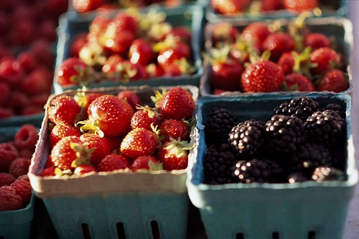 A Guide to Summer Fruits and How to Cook With Them