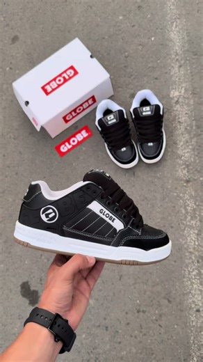 Nuevos Black White: Globe Tilt y Chunky