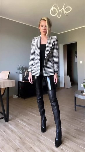 Videos de Le.Glints (@le.glints) con “Estrellas - V’nney”